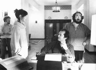 shelley duvall jack nicholson e stanley kubrick durante le riprese di the shining