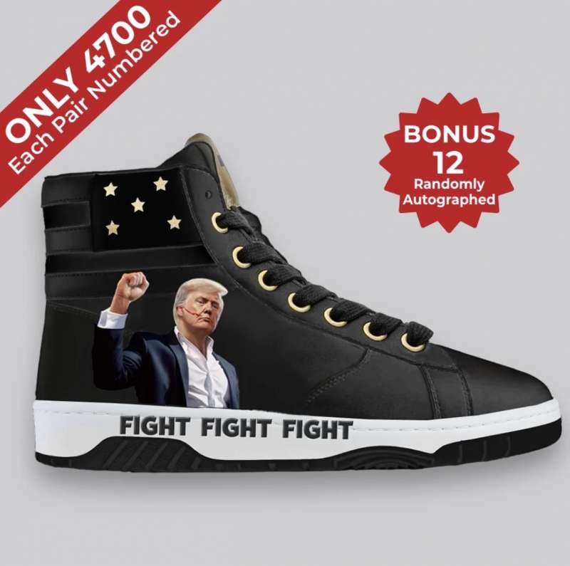 sneakers di donald trump con la scritta fight fight fight