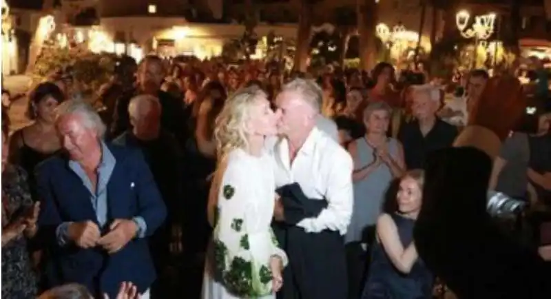 STING E LA MOGLIE E LA MOGLIE TRUDIE STYLER ALL'ISCHIA GLOBAL FEST