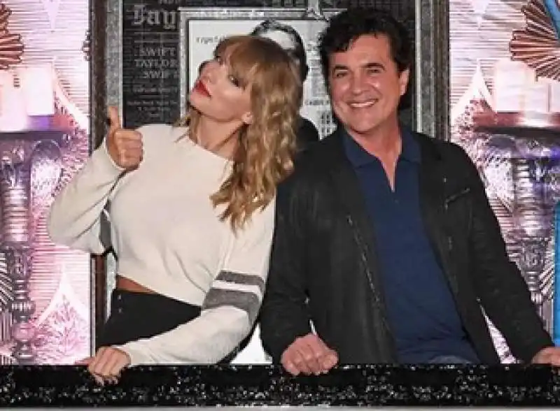 taylor swift scott borchetta