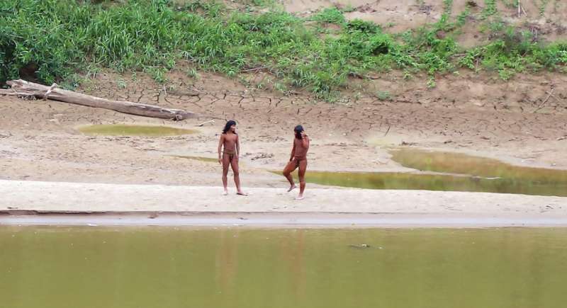 tribu mashco piro in amazzonia peru 1