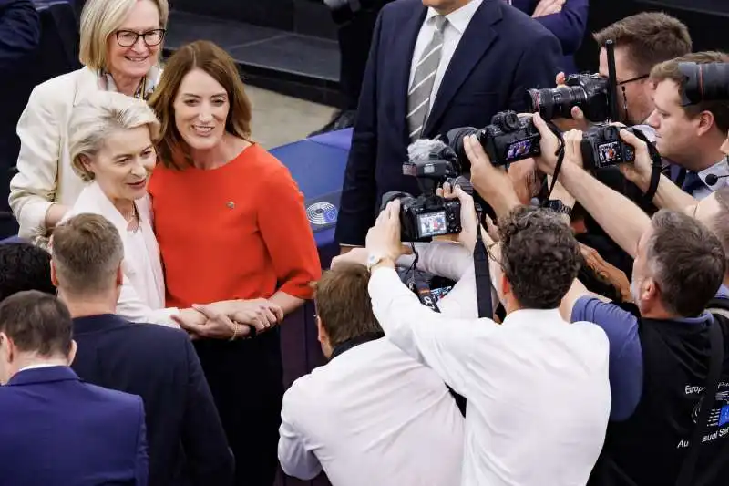 ursula von der leyen e roberta metsola  