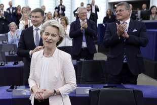 ursula von der leyen rieletta presidente della commissione europea 2