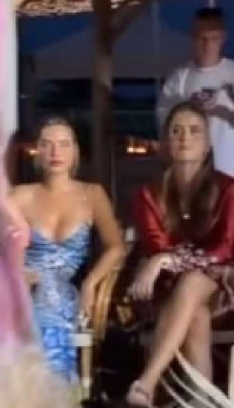 valentina ferragni e veronica ferraro alla sfilata con garance authie 5