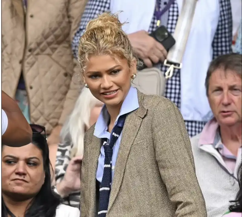 zendaya sugli spalti a wimbledon per la finale femminile paolini krejickova