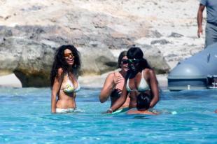 AFEF E NAOMI CAMPBELL A IBIZA