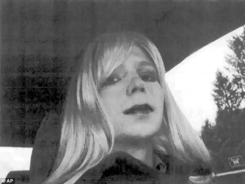 BRADLEY MANNING DONNA 