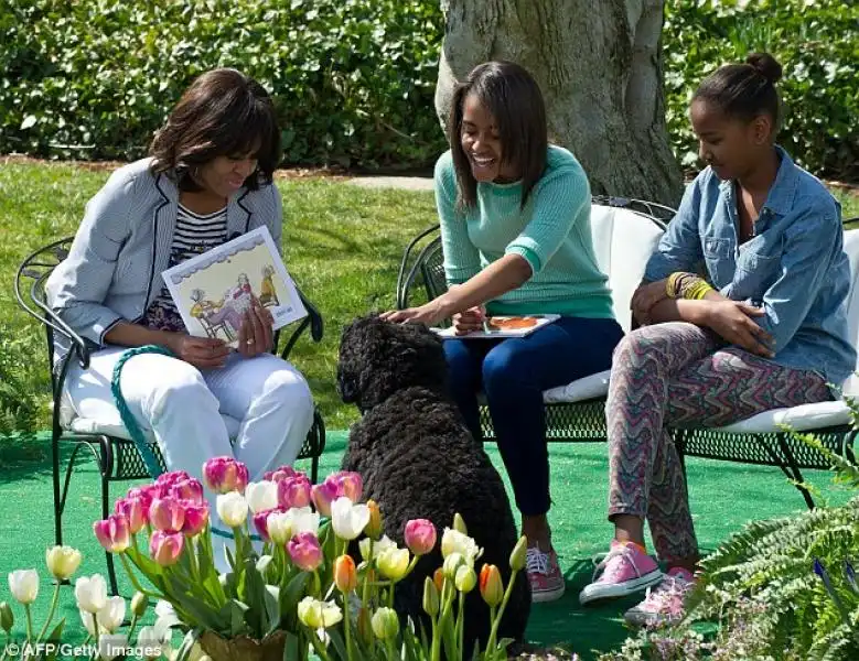 IL CANE BO CON MICHELLE SASHA E MALIA OBAMA 