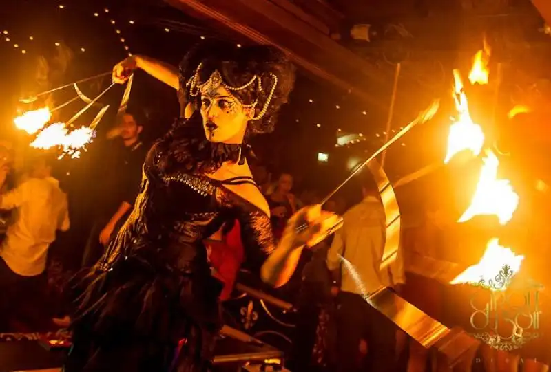 CIRQUE LE SOIR 