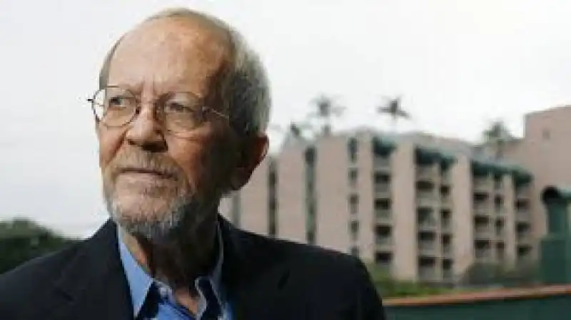  ELMORE LEONARD