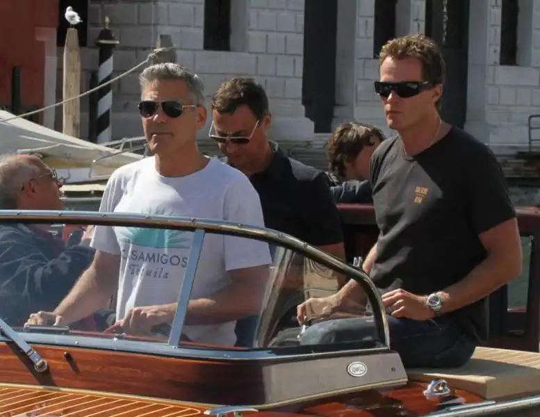 GEORGE CLOONEY ARRIVA IN BARCA A VENEZIA 