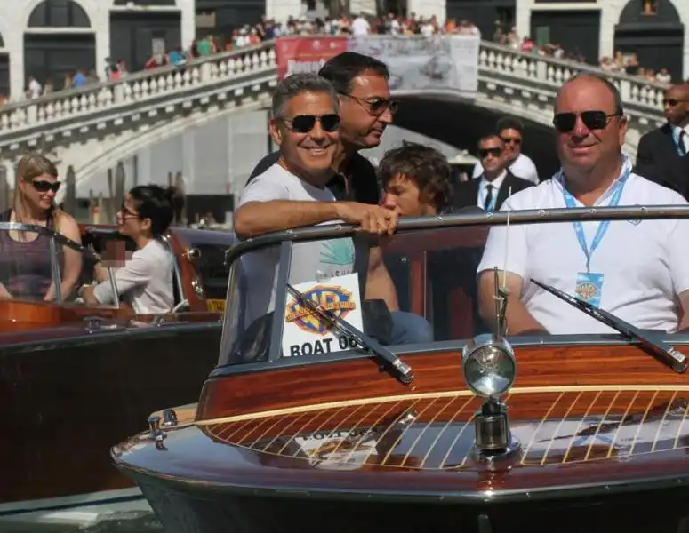 GEORGE CLOONEY ARRIVA IN BARCA A VENEZIA 