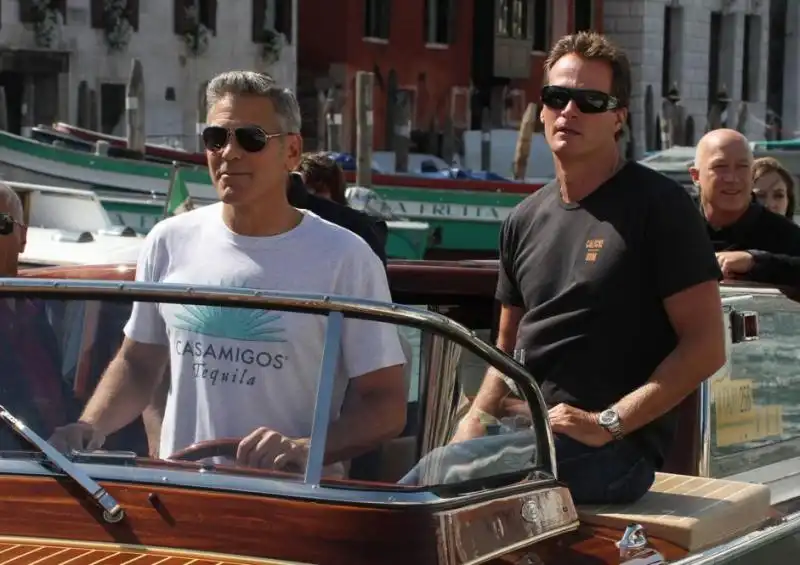 GEORGE CLOONEY ARRIVA IN BARCA A VENEZIA 