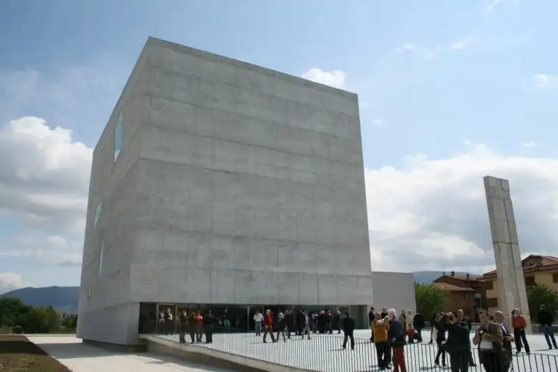 SAN GIACOMO DI FOLIGNO CHIESA DISEGNATA DA FUKSAS 