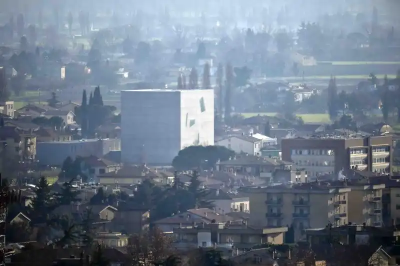 SAN GIACOMO DI FOLIGNO CHIESA DISEGNATA DA FUKSAS 