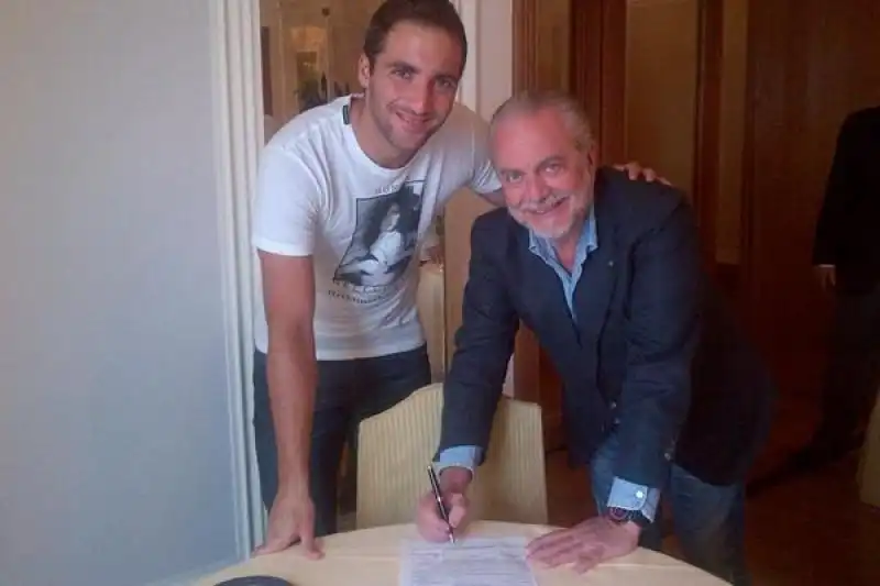 HIGUAIN DE LAURENTISS