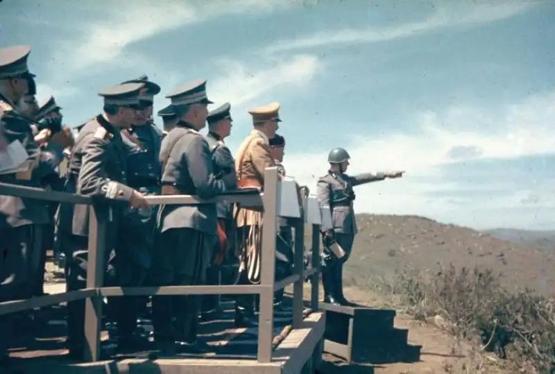 HITLER E MUSSOLINI A COLORI FOTO DI HUGO JAEGER PER LIFE MAGAZINE 