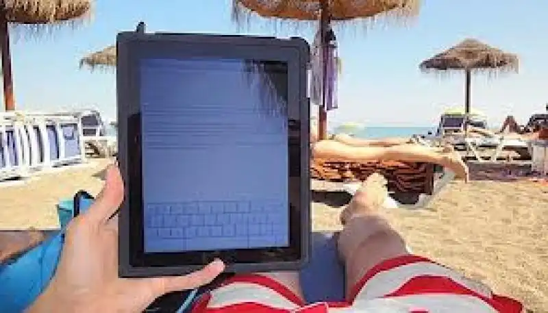 IPAD SULLA SPIAGGIA jpeg