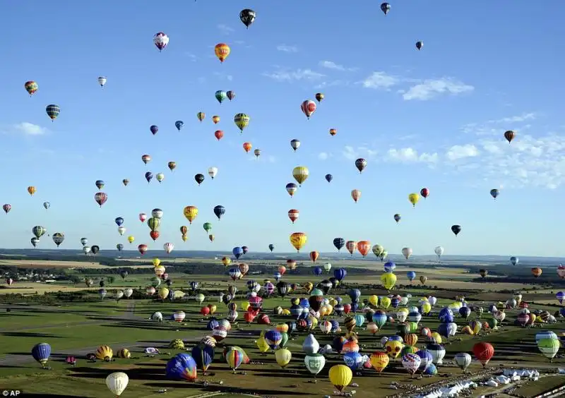 MONGOLFIERE ALLA LORRAINE MONDIAL INTERNATIONAL AIR BALLONS IN FRANCIA 