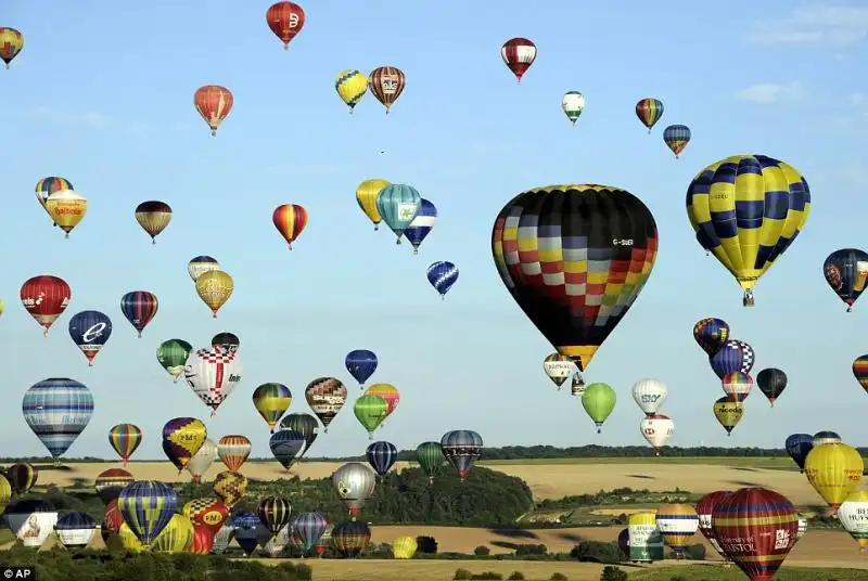 MONGOLFIERE ALLA LORRAINE MONDIAL INTERNATIONAL AIR BALLONS IN FRANCIA 