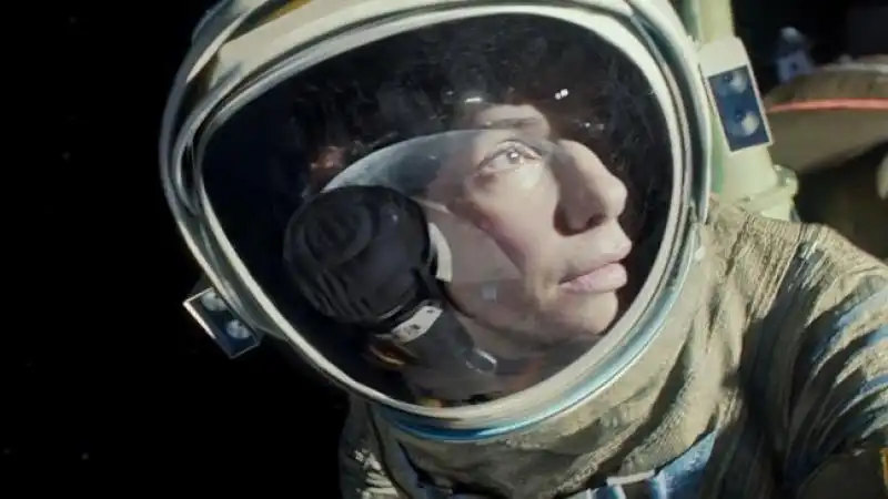 sandra bullock s gravity set to kick off venice film festival 