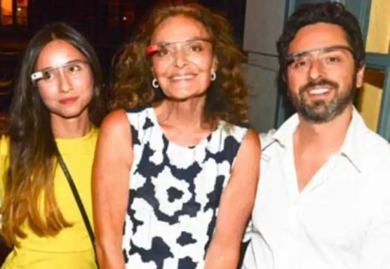 SERGEY BRIN CON LAMANTE AMANDA ROSENBERG E LA FASHION DESIGNER DIANE VON FURSTENBERG 