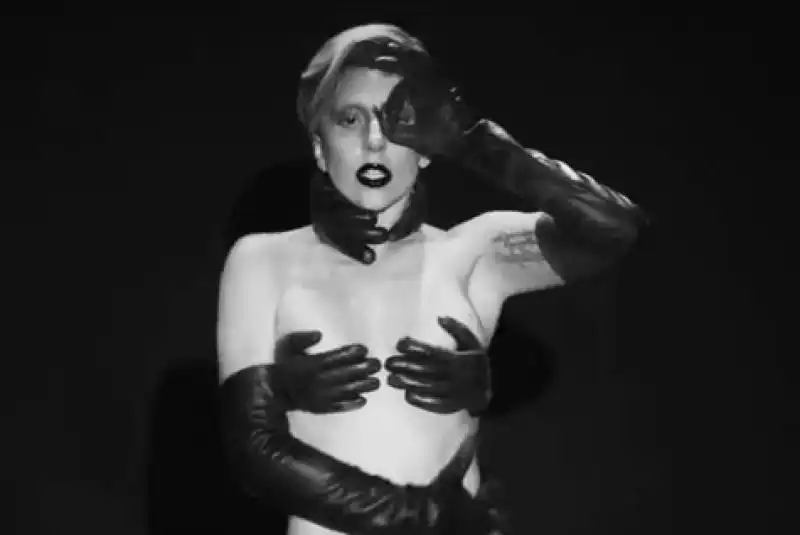 VIDEO SEXY APPLAUSE LADY GAGA 