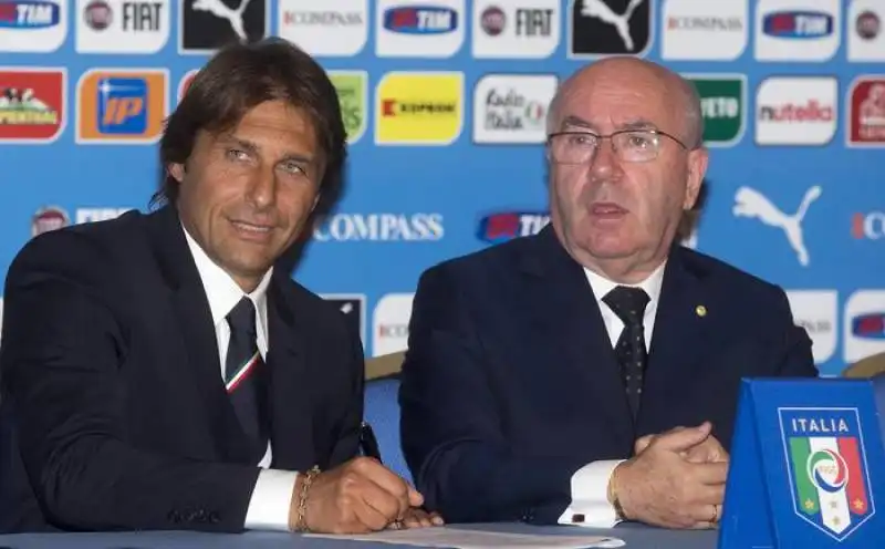 ANTONIO CONTE E CARLO TAVECCHIO - LA FIRMA SUL CONTRATTO 