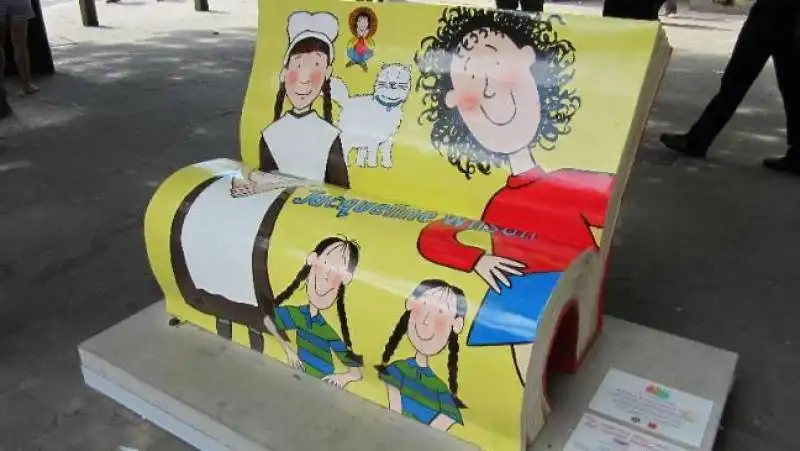 book benches 1