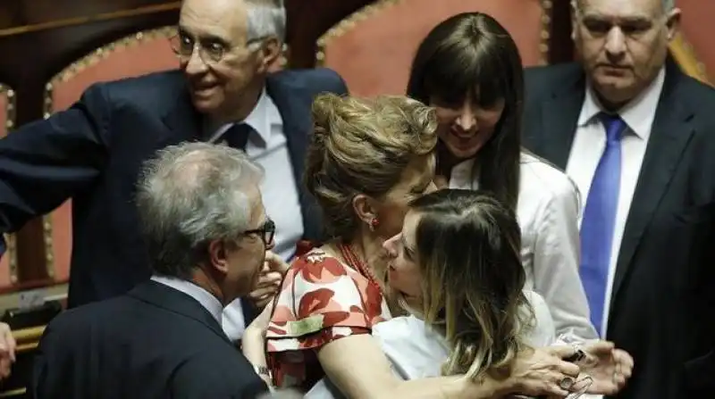 BOSCHI IN SENATO DOPO L'APPROVAZIONE DEL DDL SUL SENATO 3