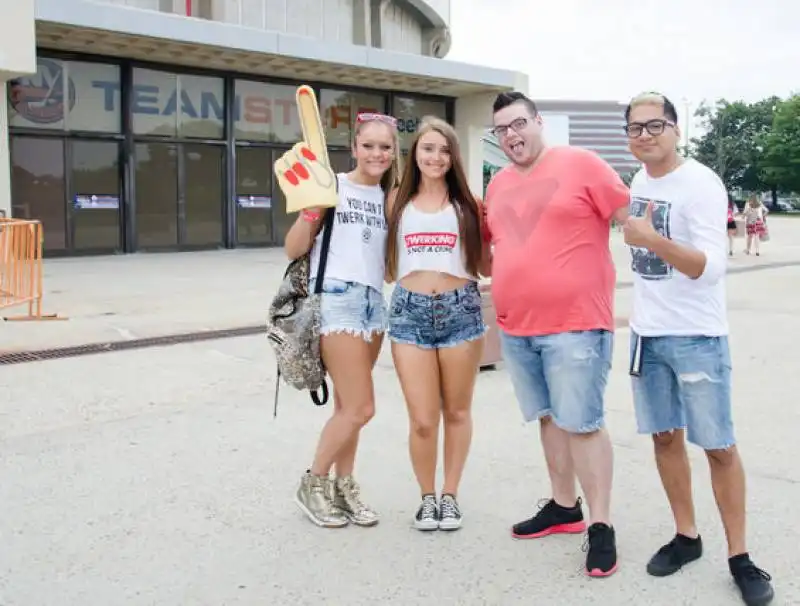 concerto di miley cyrus a long island  35