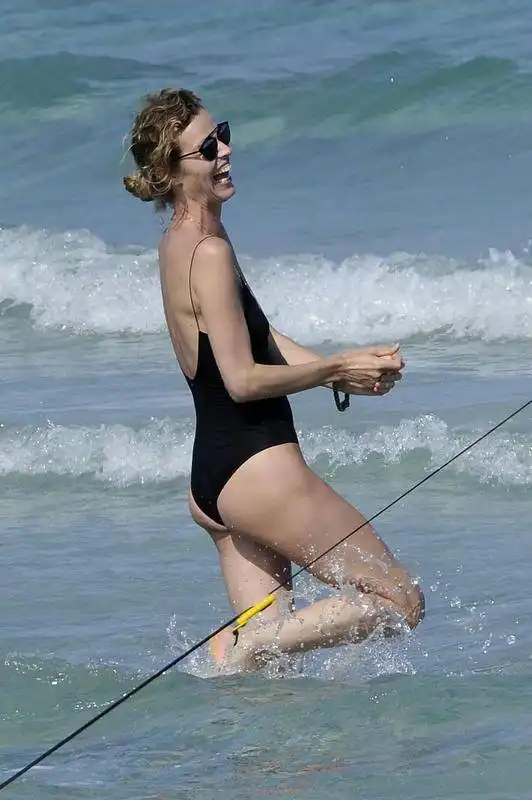 costa smeralda  eva herzigova  16