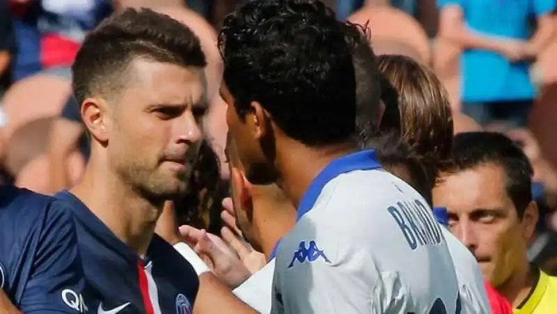 FACCIA A FACCIA TRA THIAGO MOTTA E BRANDAO