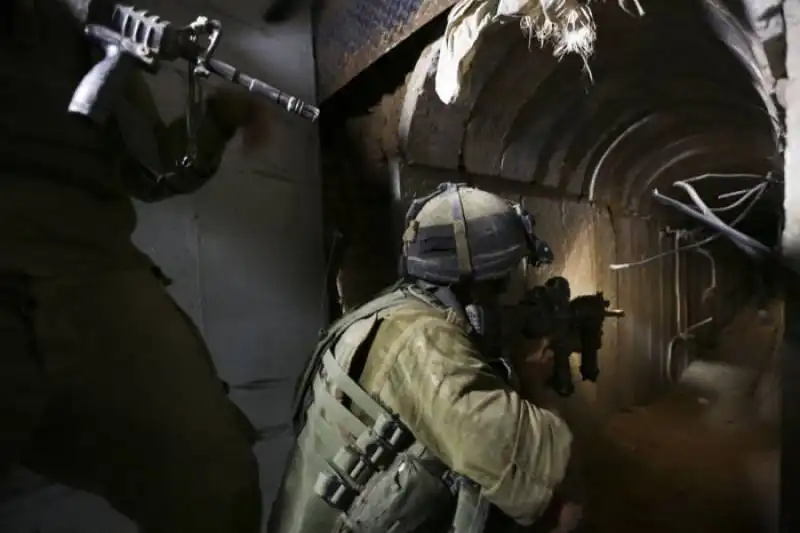 israeliani neutralizzano tunnel di hamas