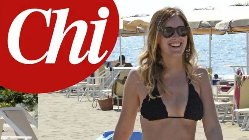 MARIA ELENA BOSCHI AL MARE 