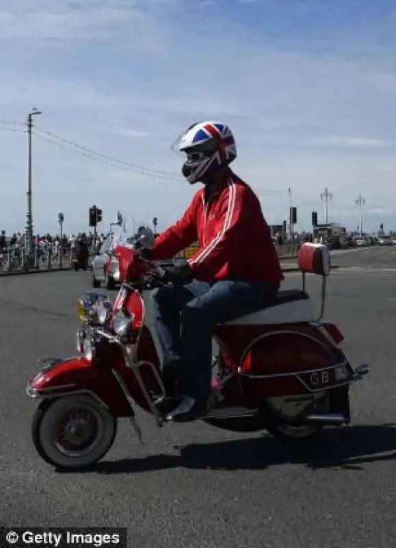 motociclisti nostalgici degli anni 60 a brighton 18