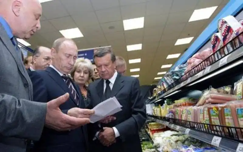 putin al supermercato