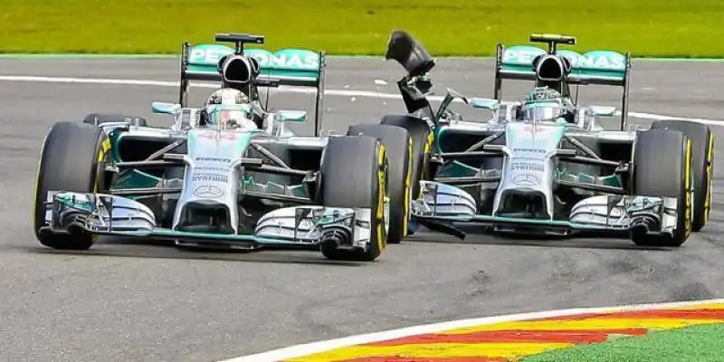 ROSBERG E HAMILTON  