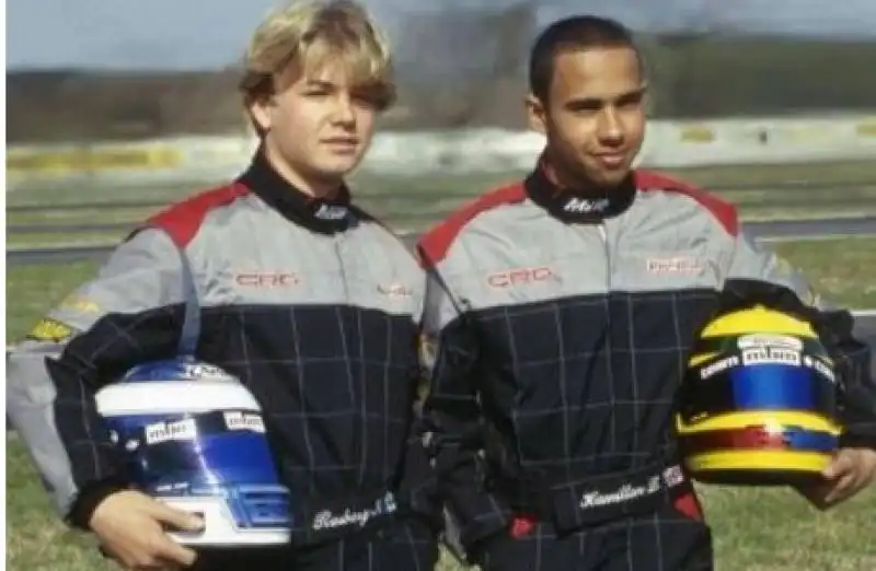 rosberg e hamilton quando pilotavano i kart nel 2001