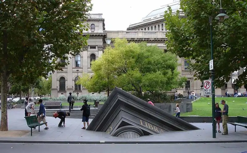 sinking building outside state library, a melbourne