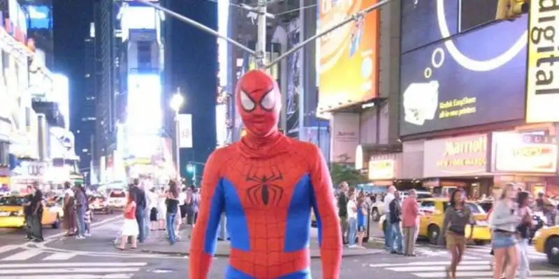 super eroi a time square 1