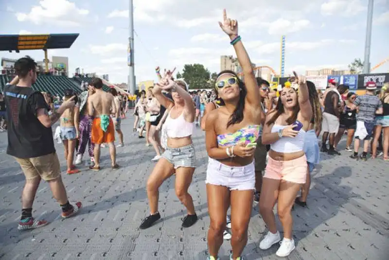 the mad decent block party a coney island    41