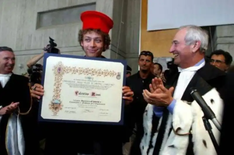 valentino rossi laurea