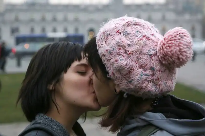 bacio lesbo