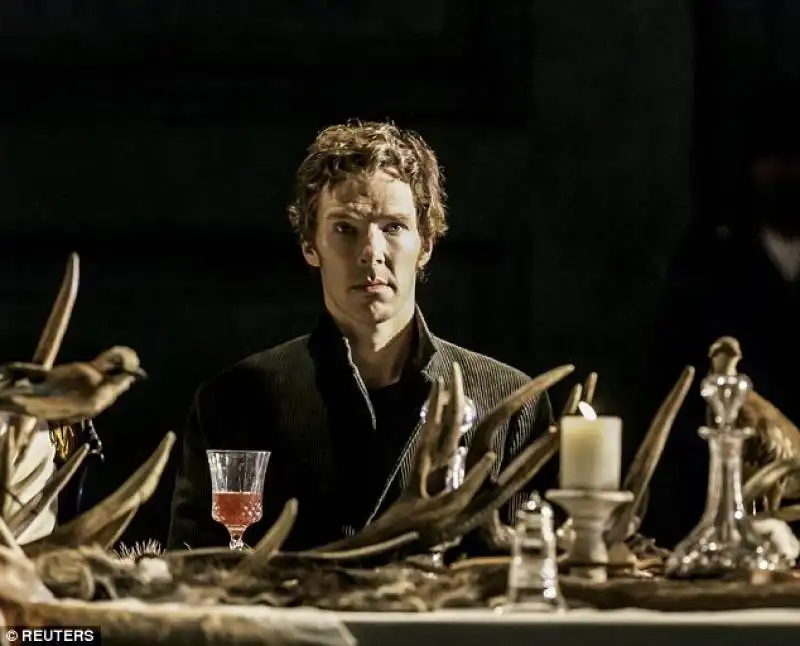 benedict cumberbatch amleto di shakespeare  4