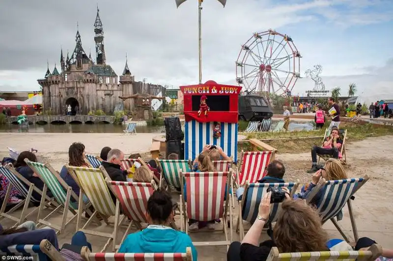 dismaland di banksy  9