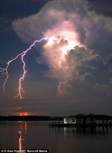 fulmine tra fiume catatumbo e lago maracaibo