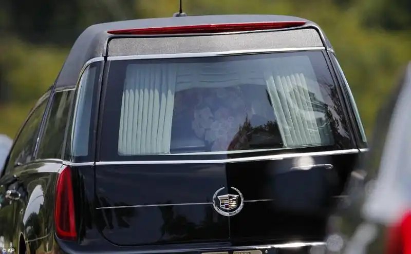 funerale bobby kristina houston  24