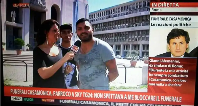 GIOVANI CASAMONICA INTERVISTATI DA SKYTG24 DAVANTI ALLA CHIESA DON BOSCO