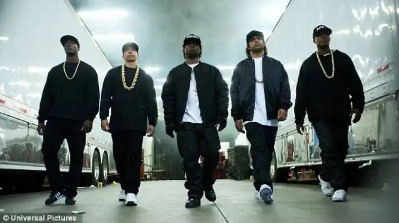 gli nwa nel film straight outts compton